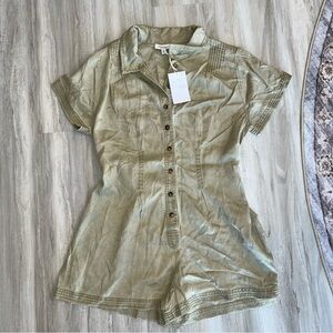 EE:SOME short sleeve Romper
